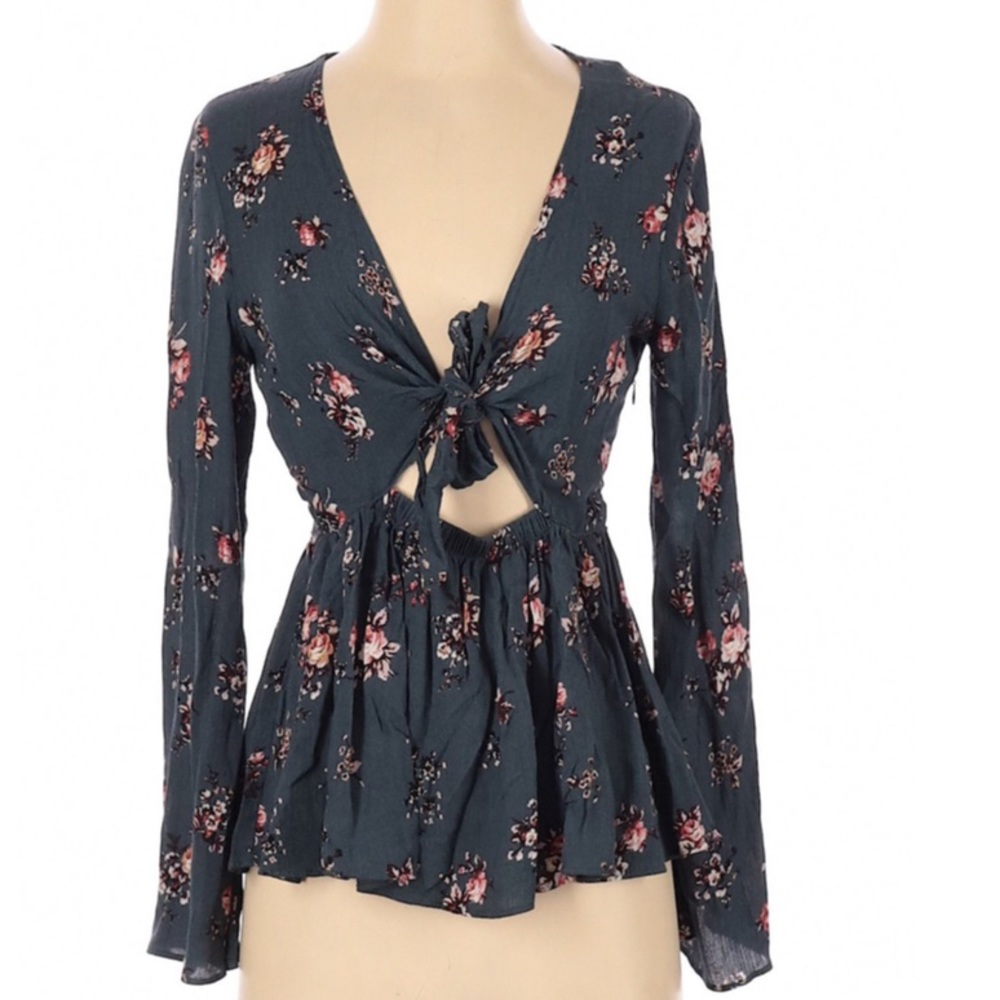 American Eagle | Keyhole Front Tie Floral Top XL